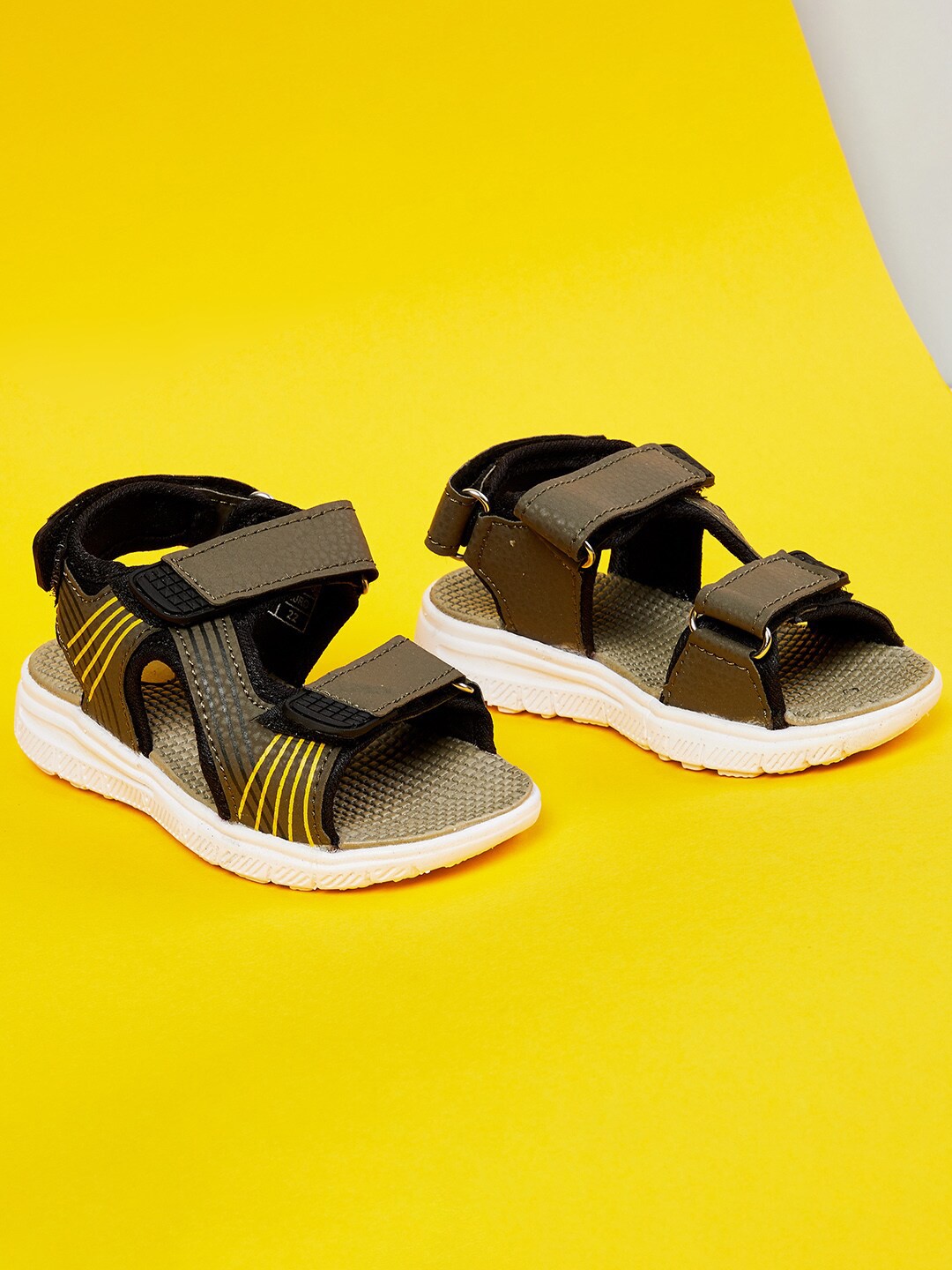 

max Boys Green & Yellow PU Comfort Sandals