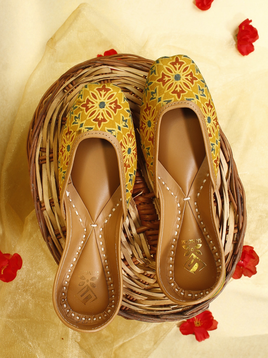 

Sringam Women Yellow Ethnic Mojaris Flats