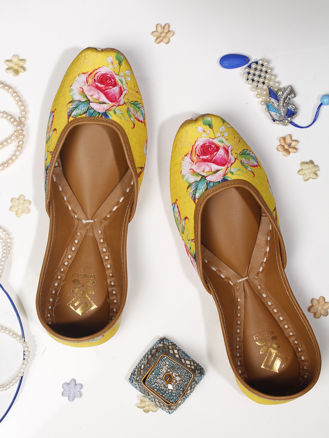 

Sringam Women Yellow Printed Leather Ethnic Mojaris