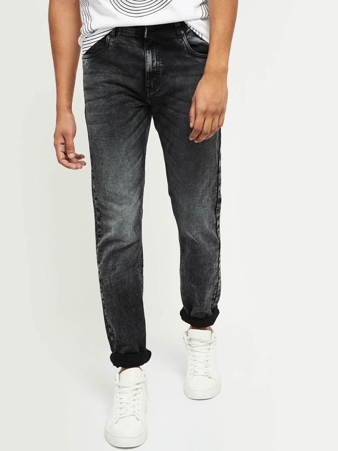 

max Men Black Heavy Fade Jeans