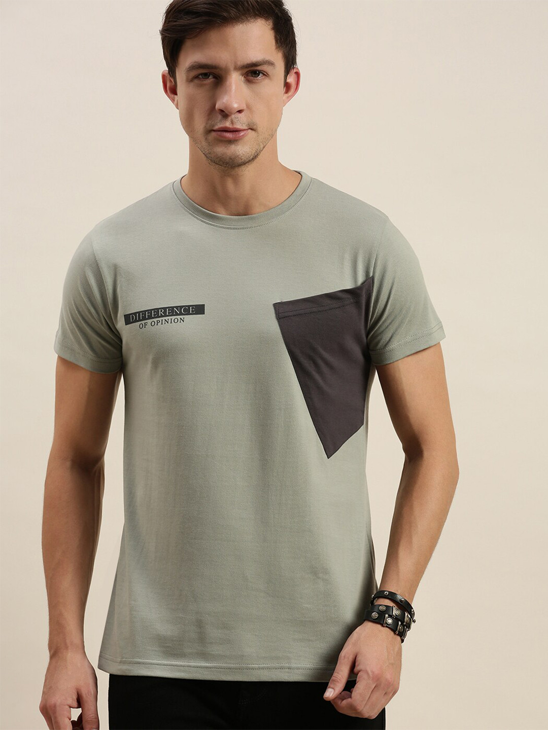

Difference of Opinion Men Grey Colourblocked V-Neck Pockets T-shirt