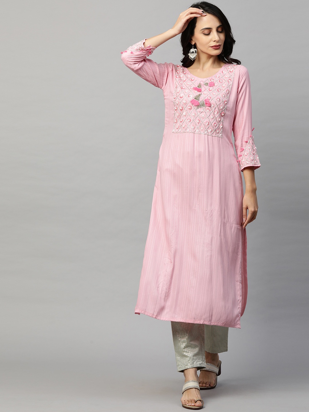 

FASHOR Women Pink Geometric Embroidered Thread Work Kurta