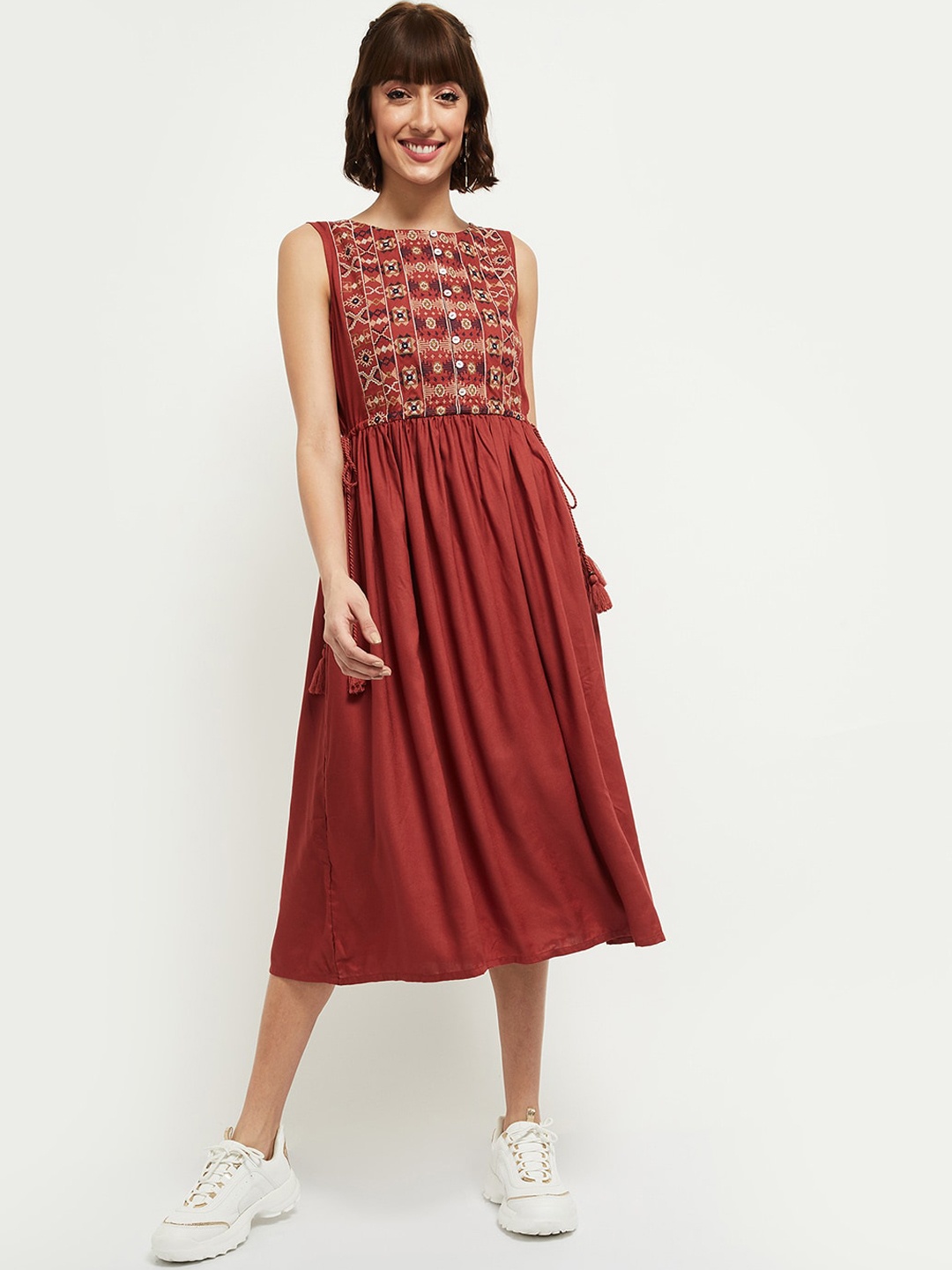 

max Rust Red & Off White Midi Dress