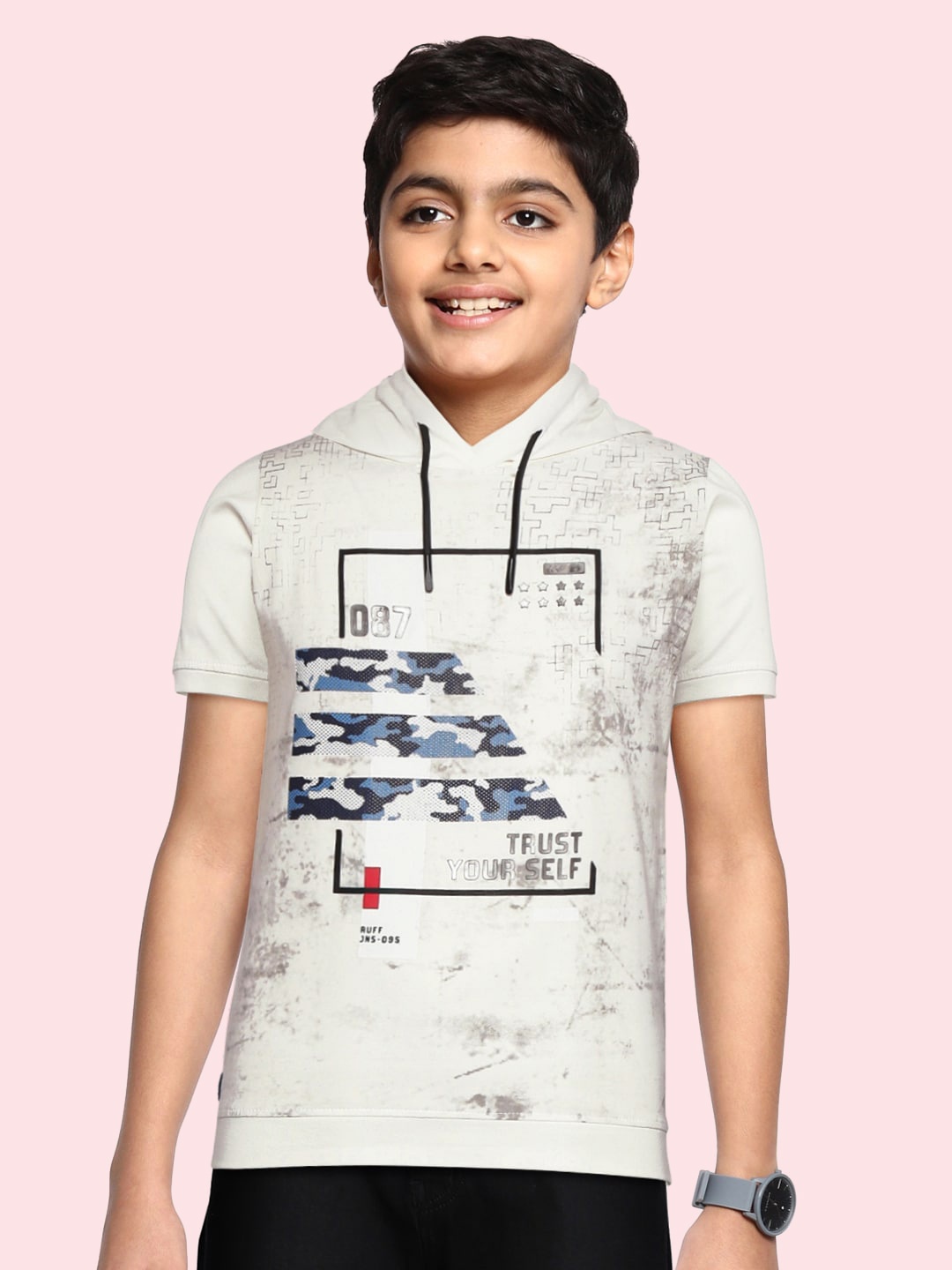 

RUFF Boys Off White Printed Slim Fit T-shirt