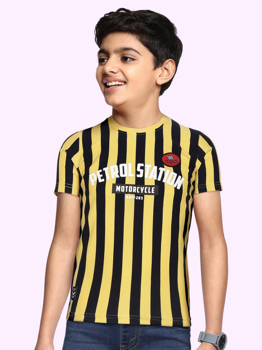 

RUFF Boys Gold-Toned & Black Striped Applique Slim Fit T-shirt