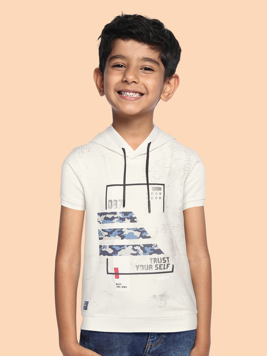 

RUFF Boys Off White Printed Slim Fit T-shirt