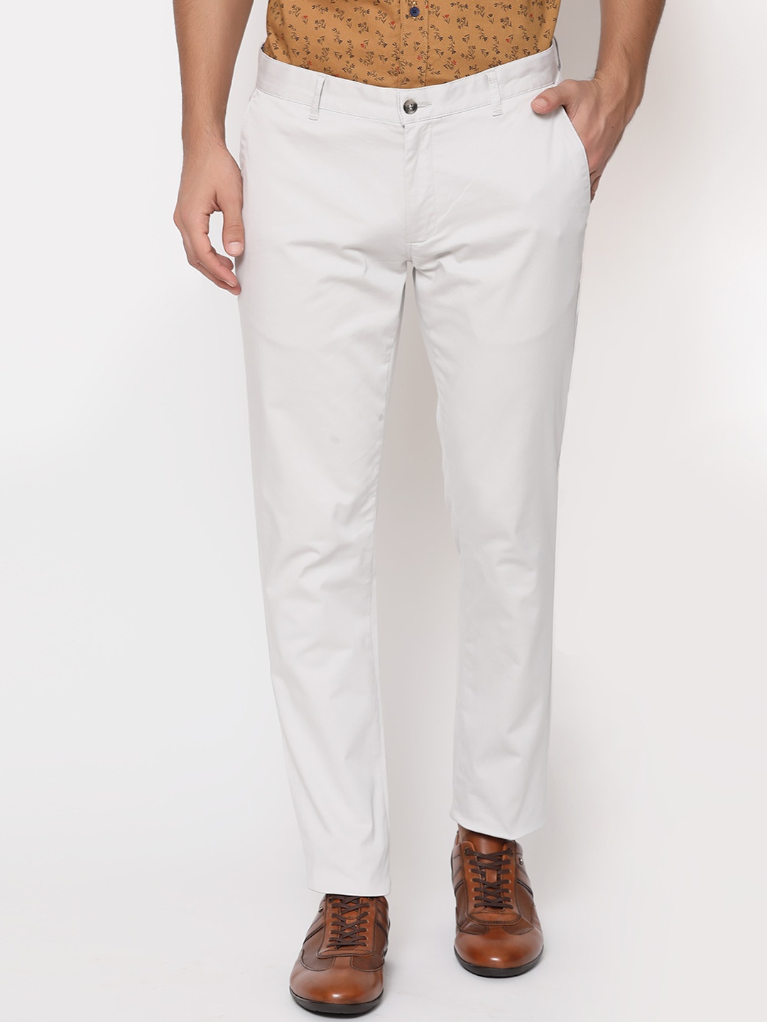 

Blackberrys Men White Regular Chinos Trousers