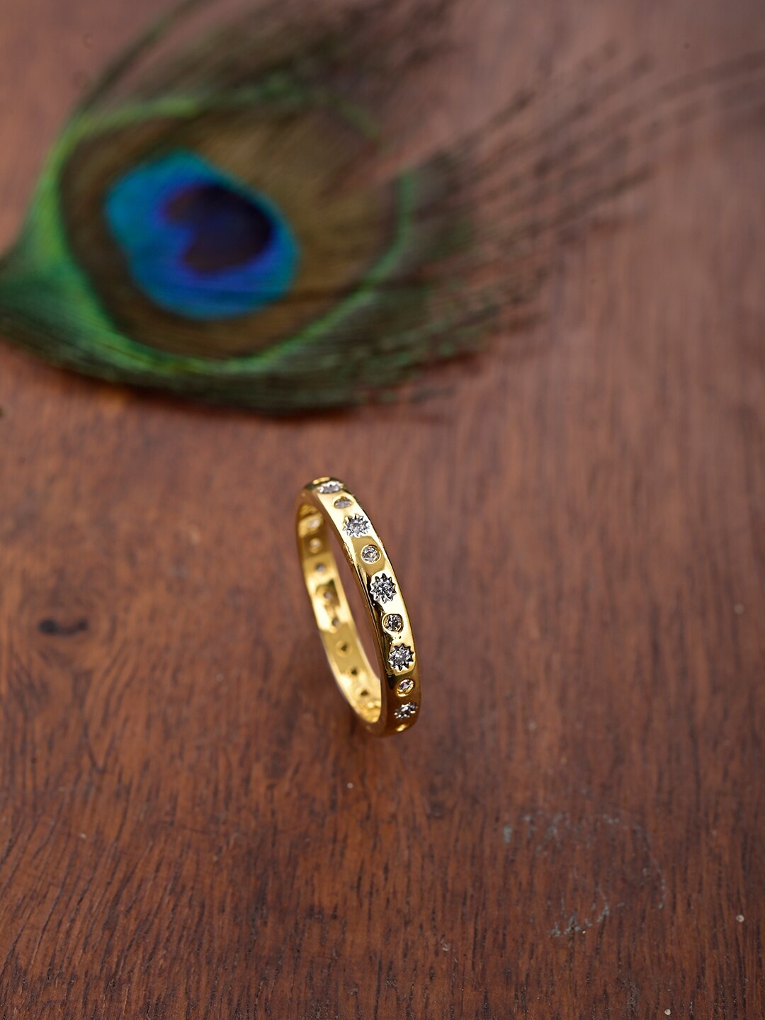 

Tistabene Woman Classic International Diamonds Band Ring, Gold