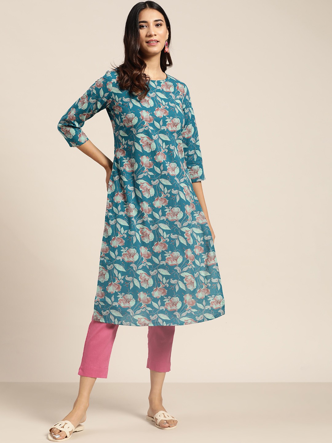 

Sangria Women Teal Blue & Pink Cotton Floral Print Straight Kurta