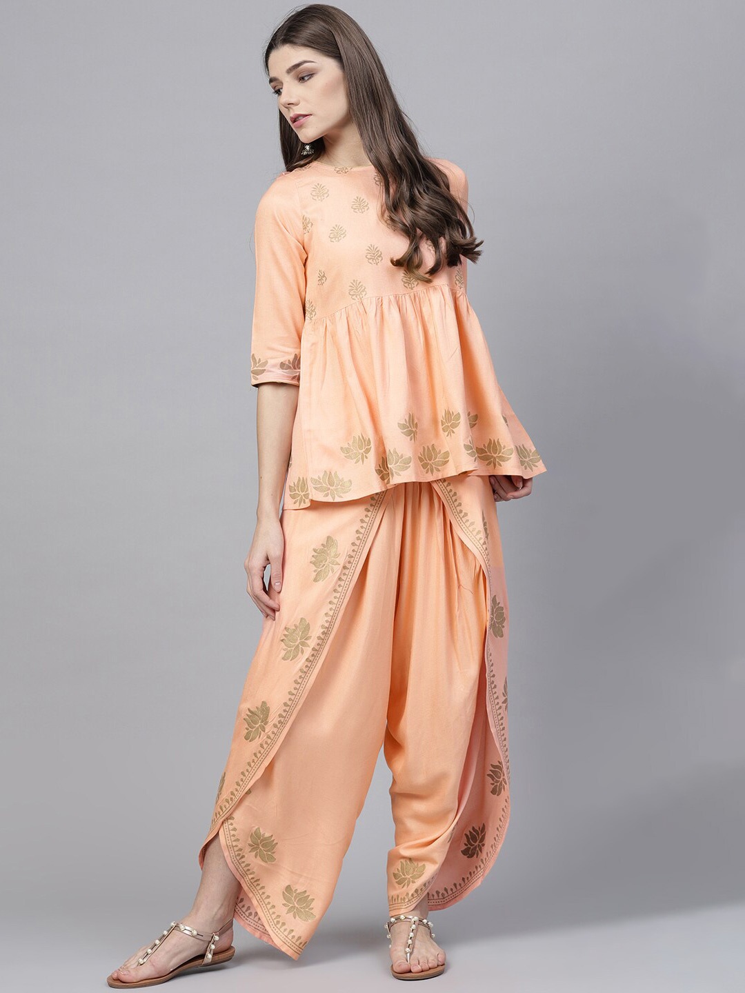 

Bitterlime Women Peach-Coloured & Gold-Toned Block Print Gathered Top with Dhoti Pants