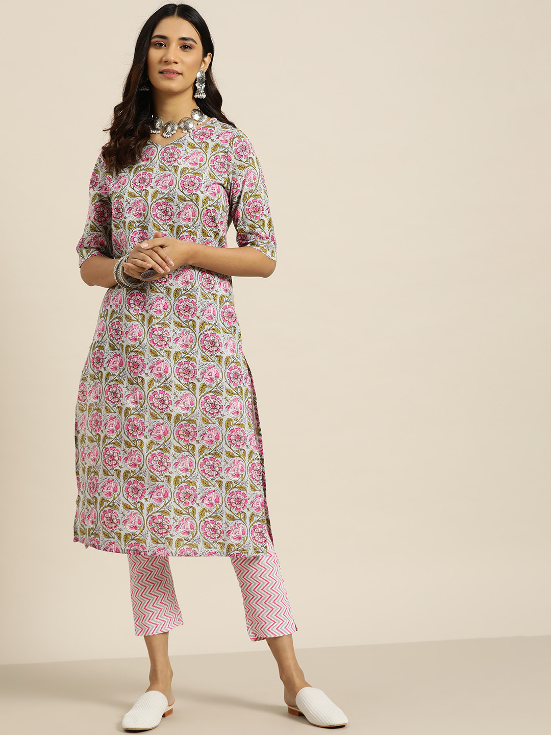 

Sangria Women Pink Pure Cotton Ethnic Motifs Printed Kurta with Trousers