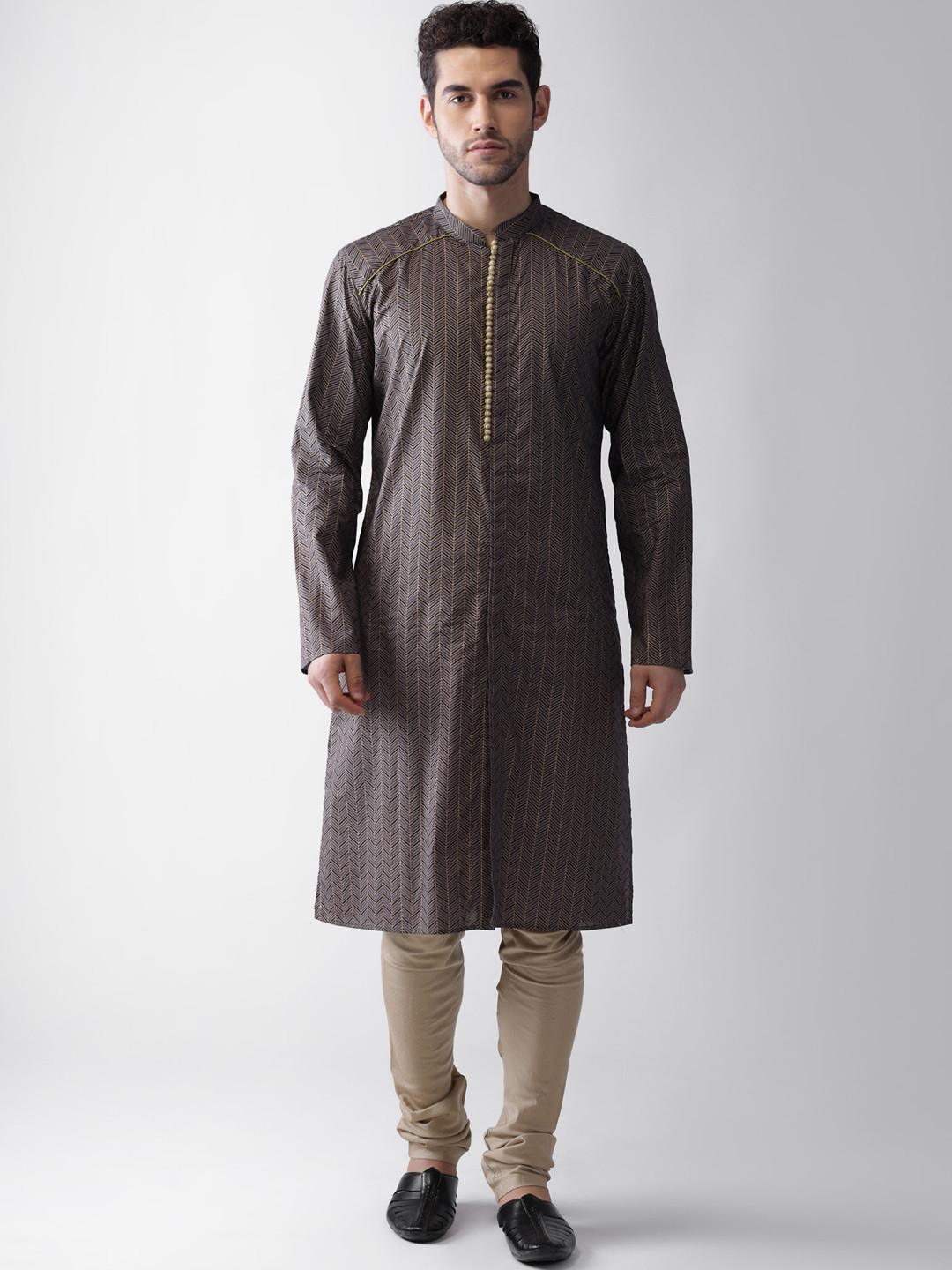 

Vartah Men Black & Gold Regular Kurta with Pyjamas