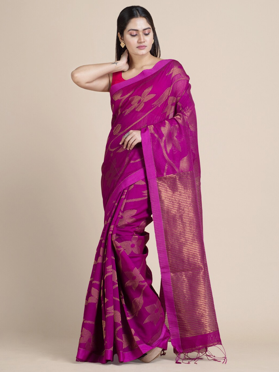 

Mitera Magenta & Gold-Toned Woven Design Silk Cotton Saree