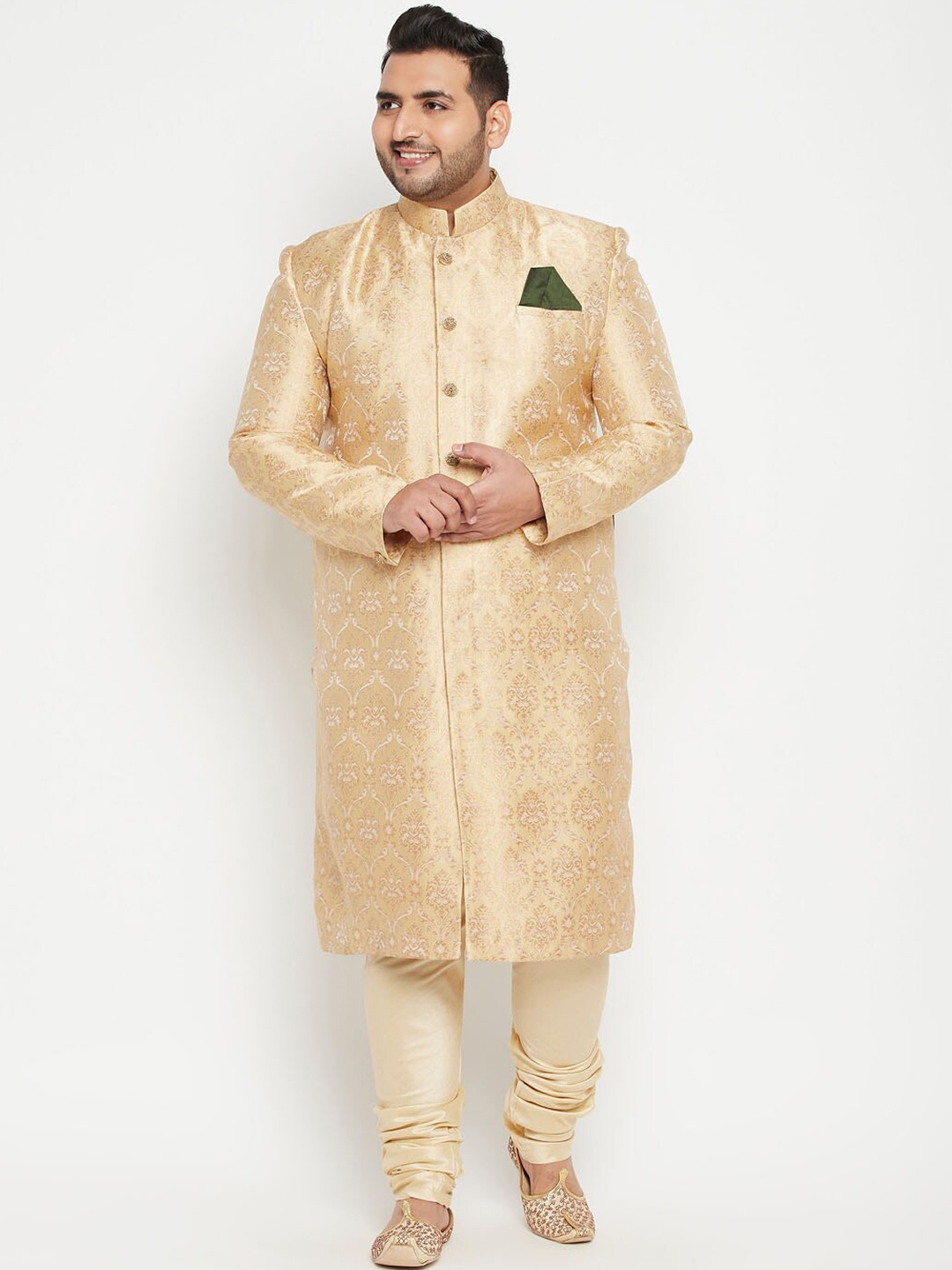 

VASTRAMAY PLUS Men Gold-Coloured & Beige Slim-Fit Sherwani Set