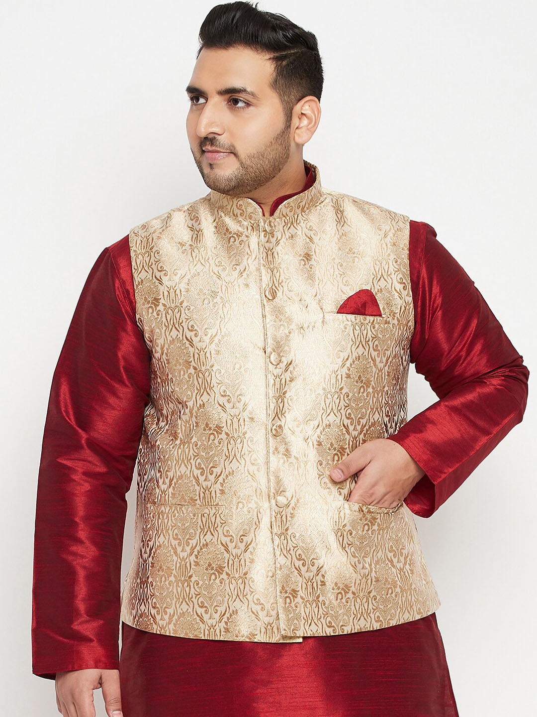 

VASTRAMAY Men Gold-Coloured Woven-Design Slim-Fit Nehru Jacket