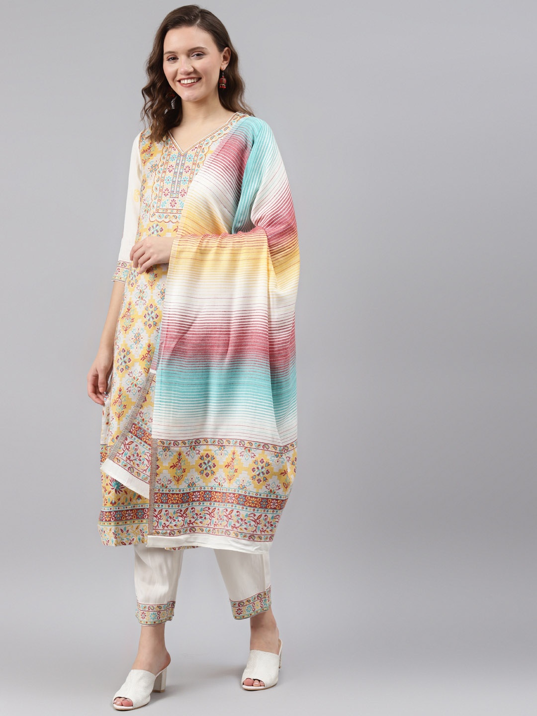 

Rangriti Women Cream-Coloured Printed Regular Kurta with Trousers & With Dupatta