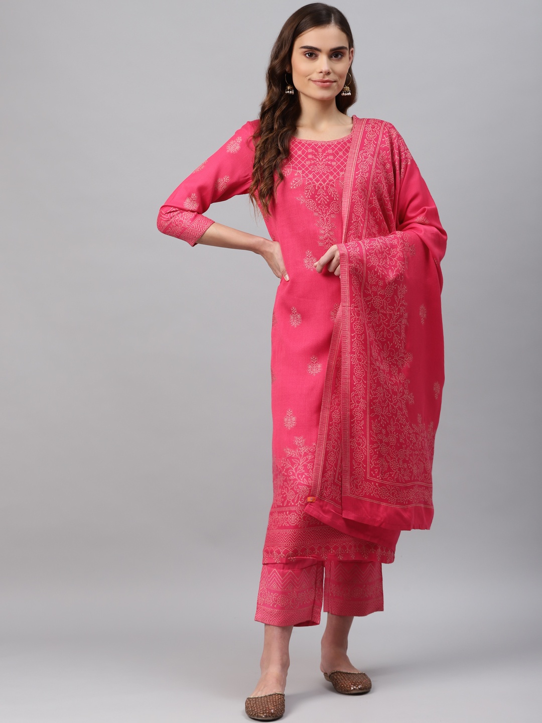 

Rangriti Women Coral Red Floral Printed Regular Kurta with Trousers & Dupatta