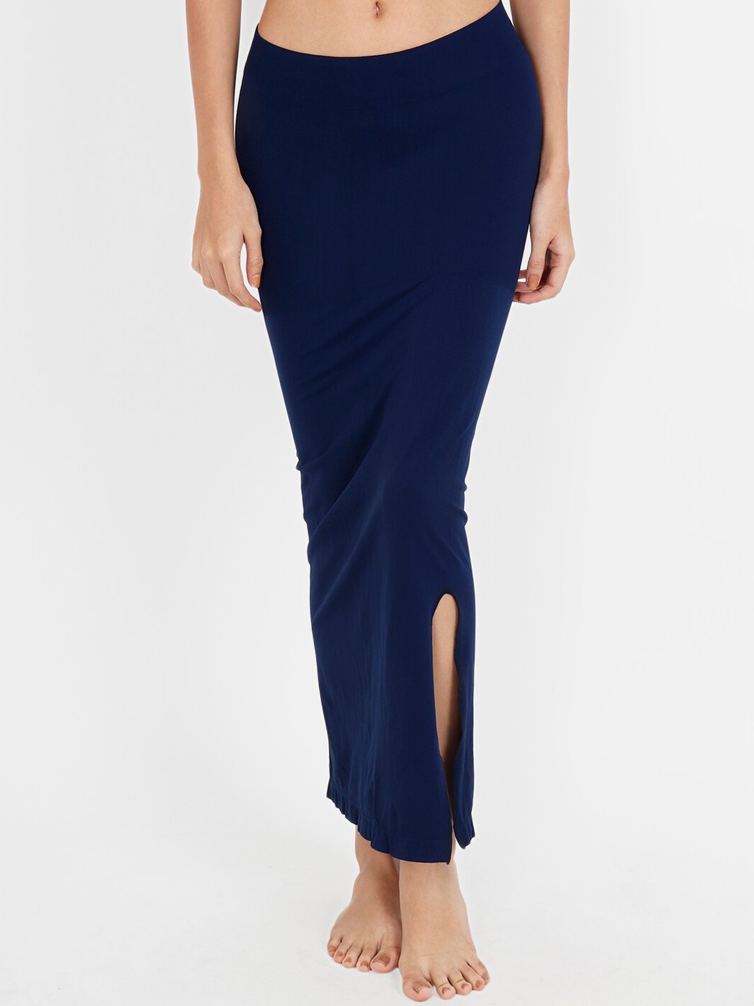 

VEGA Women Navy Blue Solid Saree Shapewear
