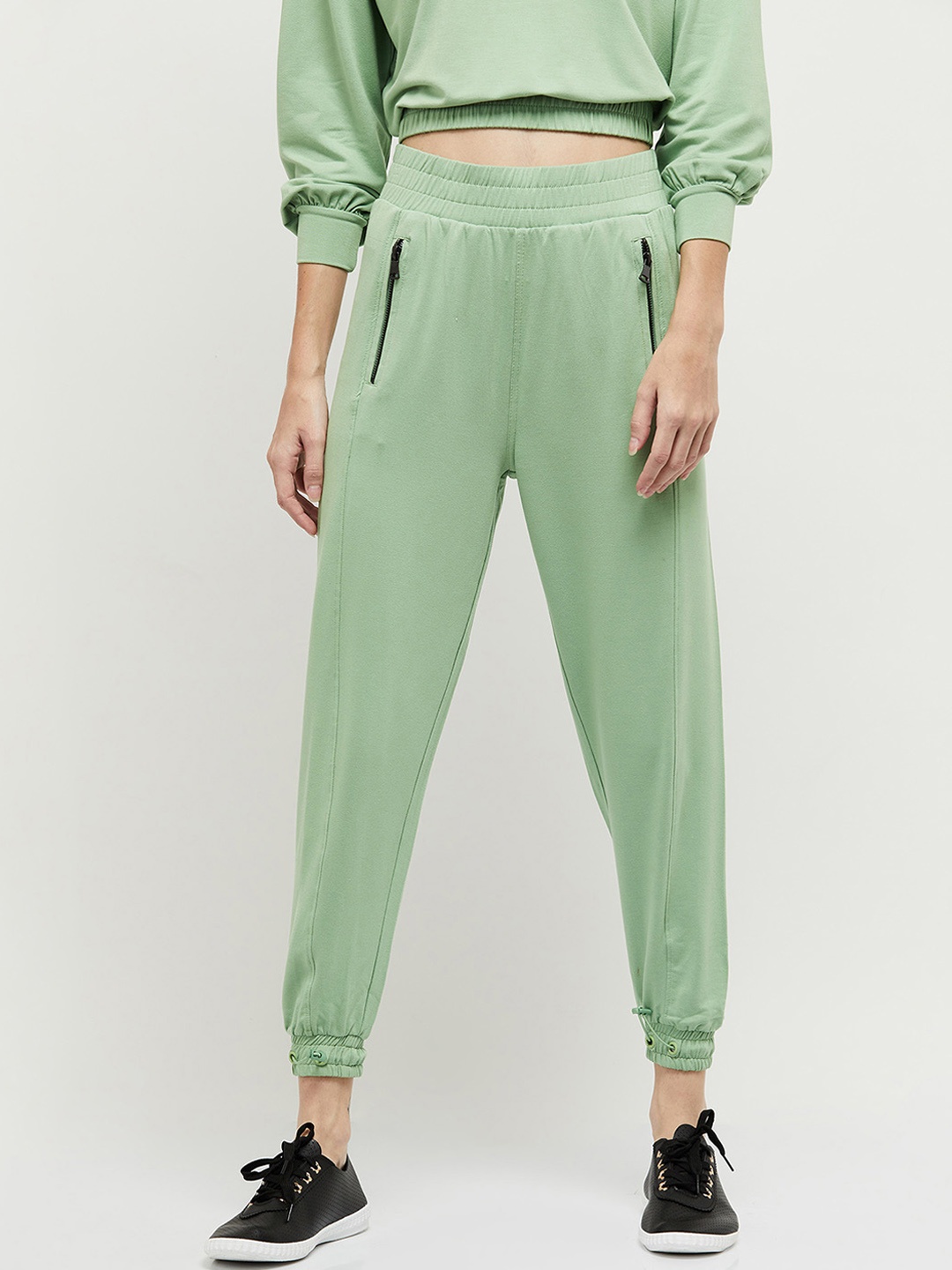 

max Women Green Solid Joggers