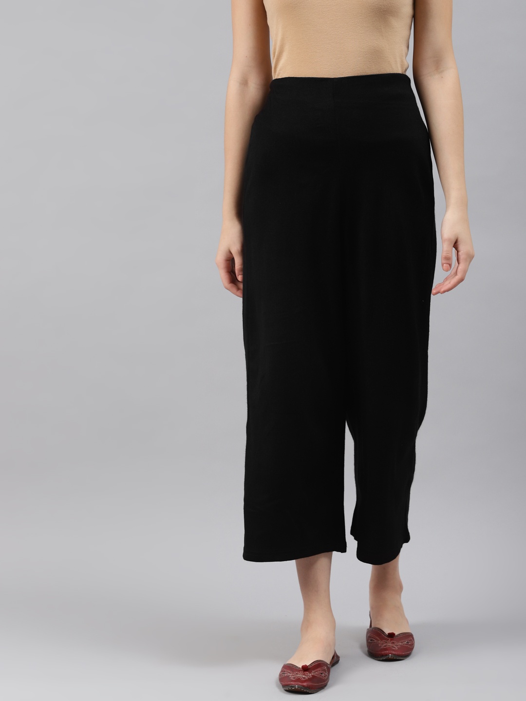 

Rangriti Women Black Knitted Cropped Ethnic Palazzos