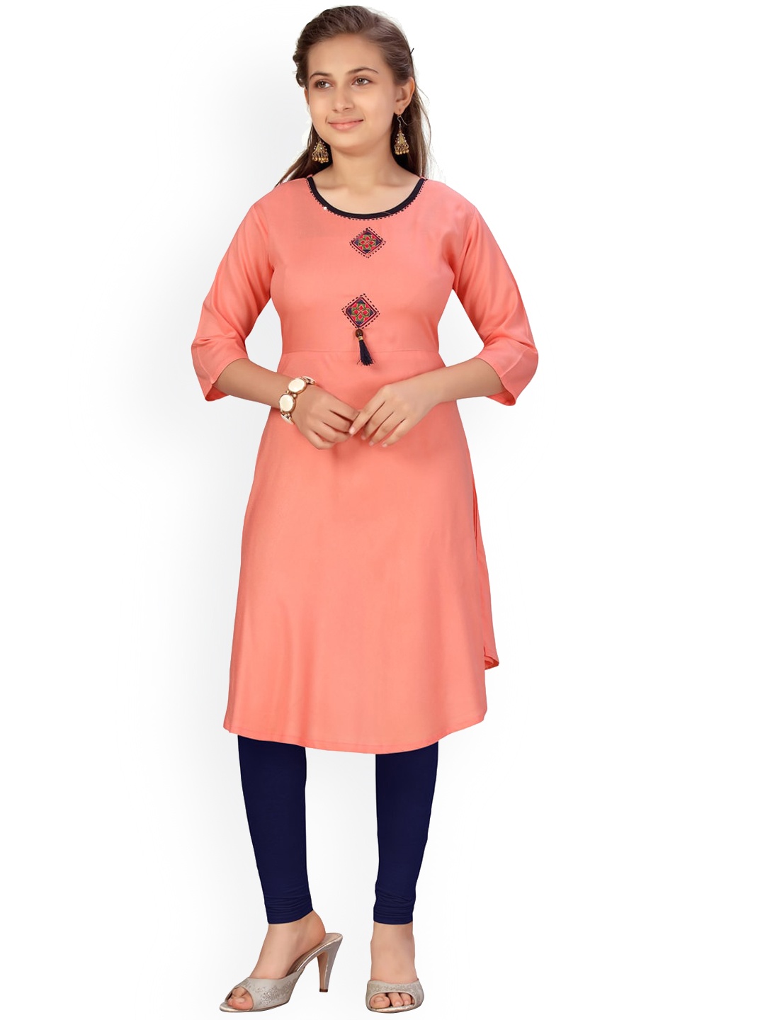 

Aarika Girls Peach-Coloured Thread Work Kurta