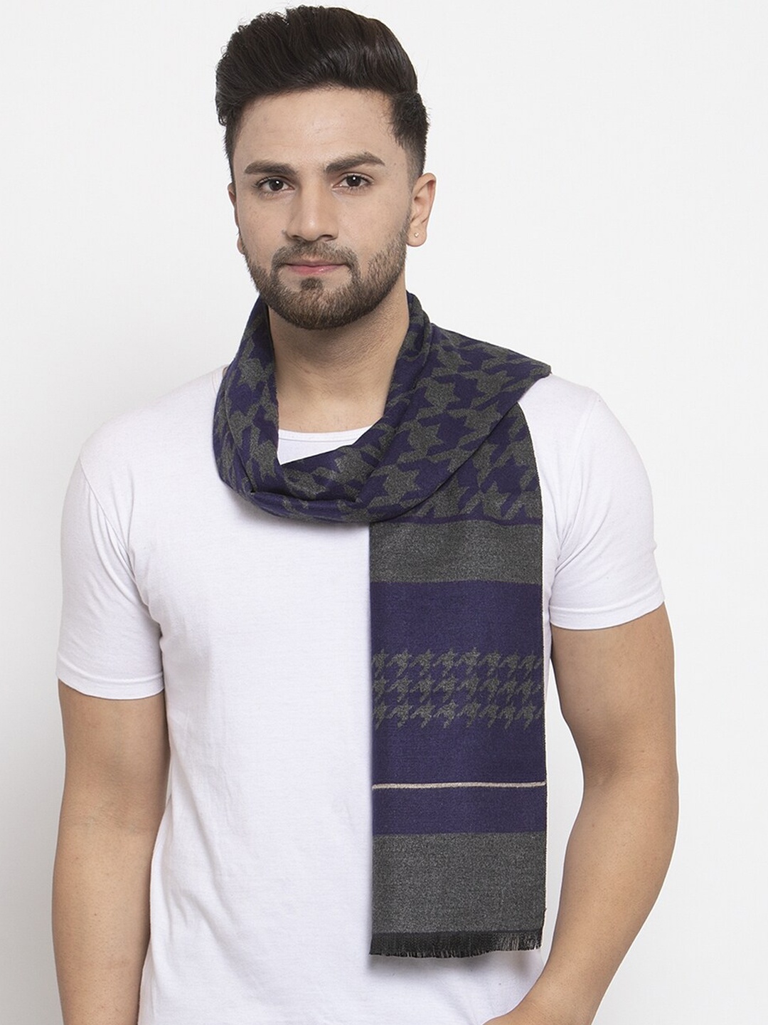 

Calvadoss Men Grey & Navy Blue Printed Muffler