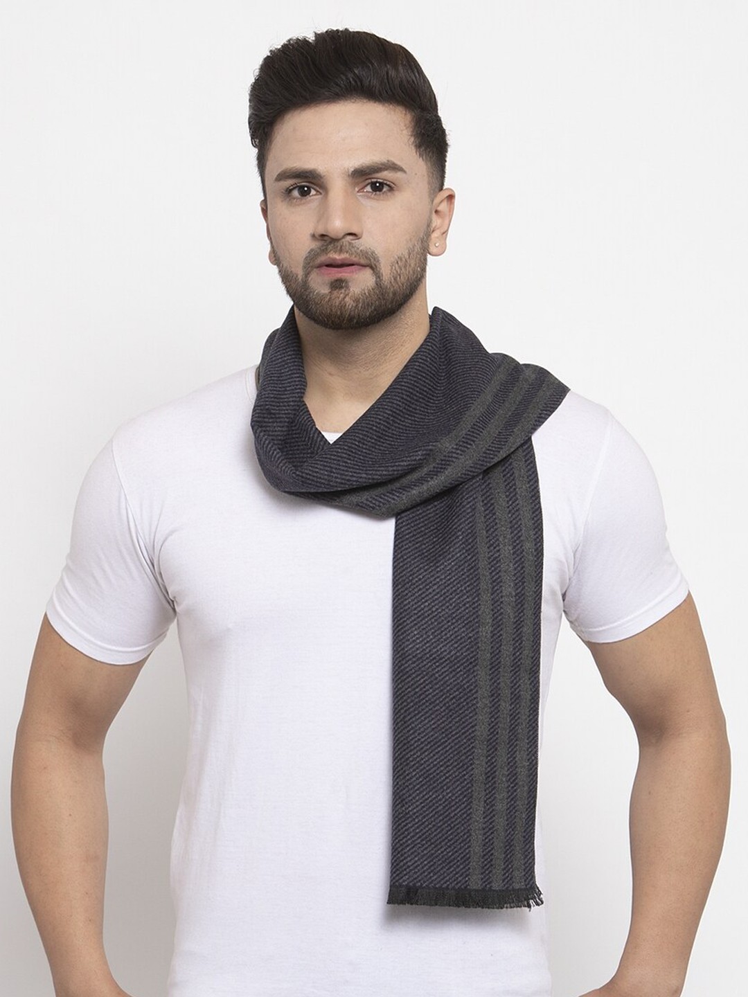 

Calvadoss Men Navy Blue Solid Regular-Fit Mufflers