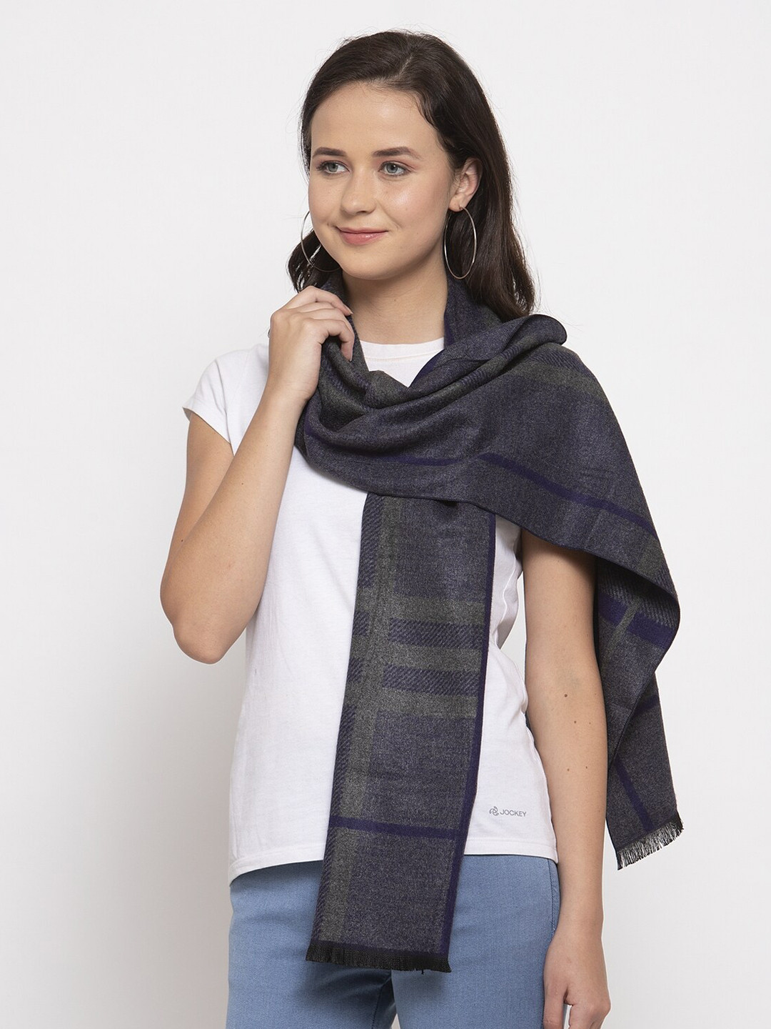 

Calvadoss Women Grey & Navy Blue Checked Cotton Mufflers