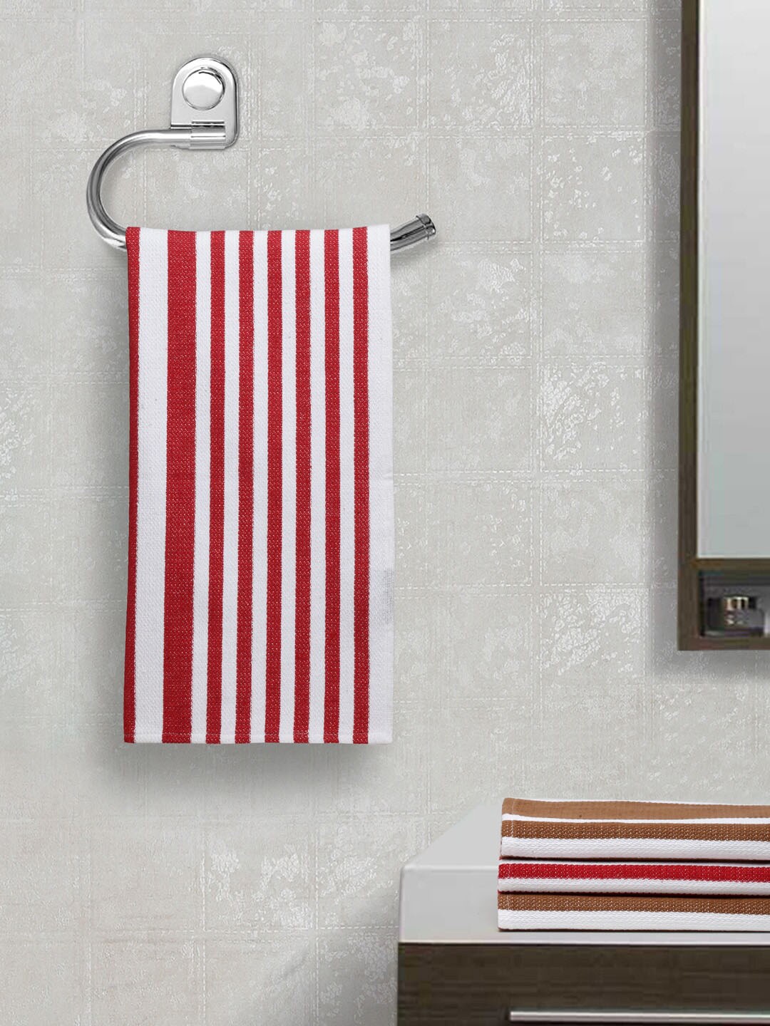 

Arrabi Set Of 4 White & Red Striped 210 GSM Hand Cotton Towels