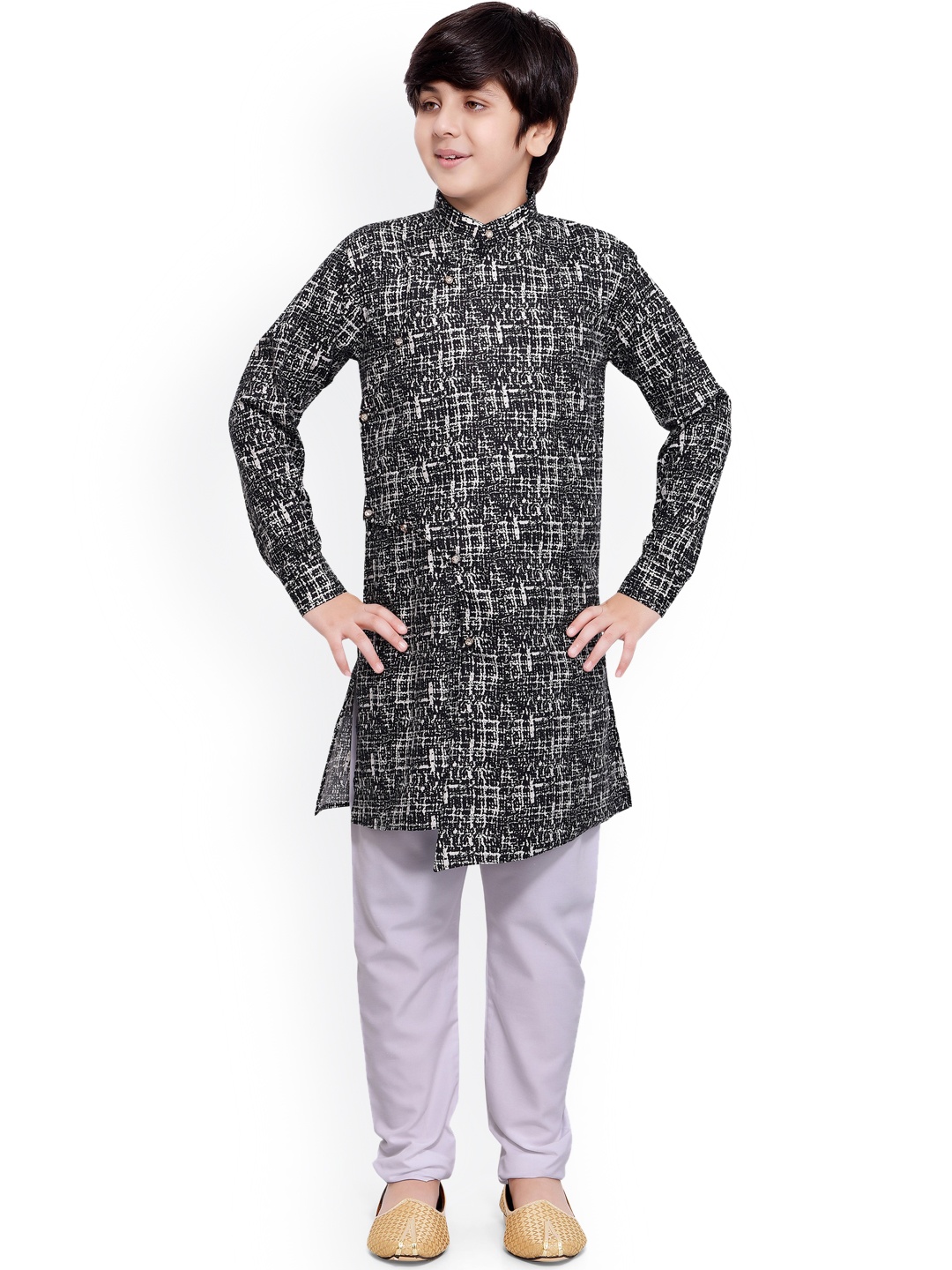 

Jeetethnics Boys Black Printed Angrakha Kurta with Pyjamas