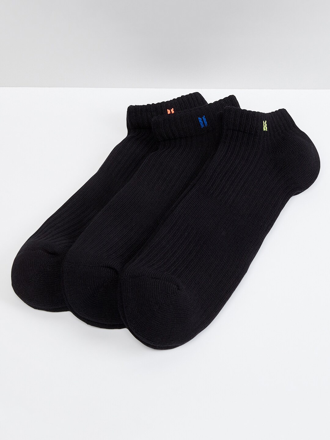 

max Men Pack Of 3 Assorted Ankle Length Socks