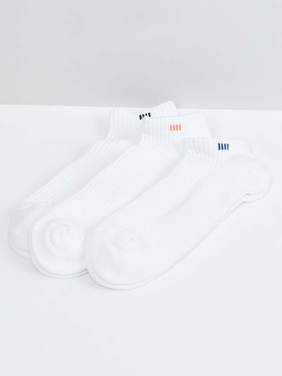 

Max Men Pack of 3 Assorted Ankle-Length Socks