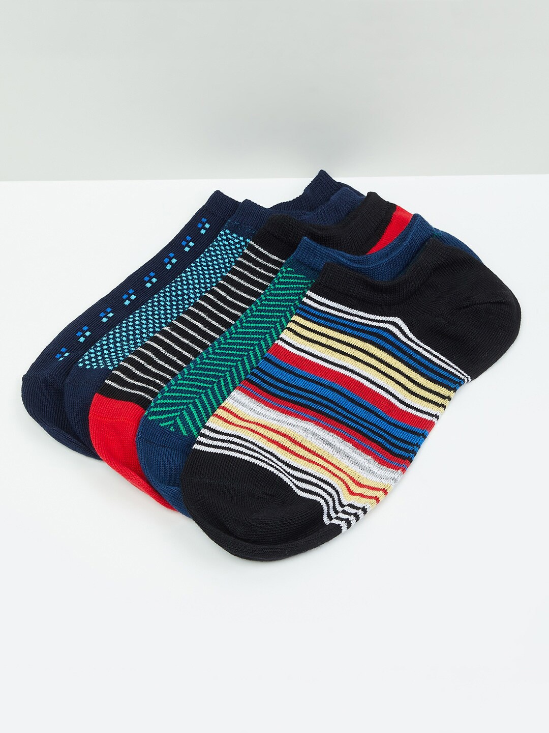 

max Men Pack of 5 Assorted Patterned Ankle-Length Socks