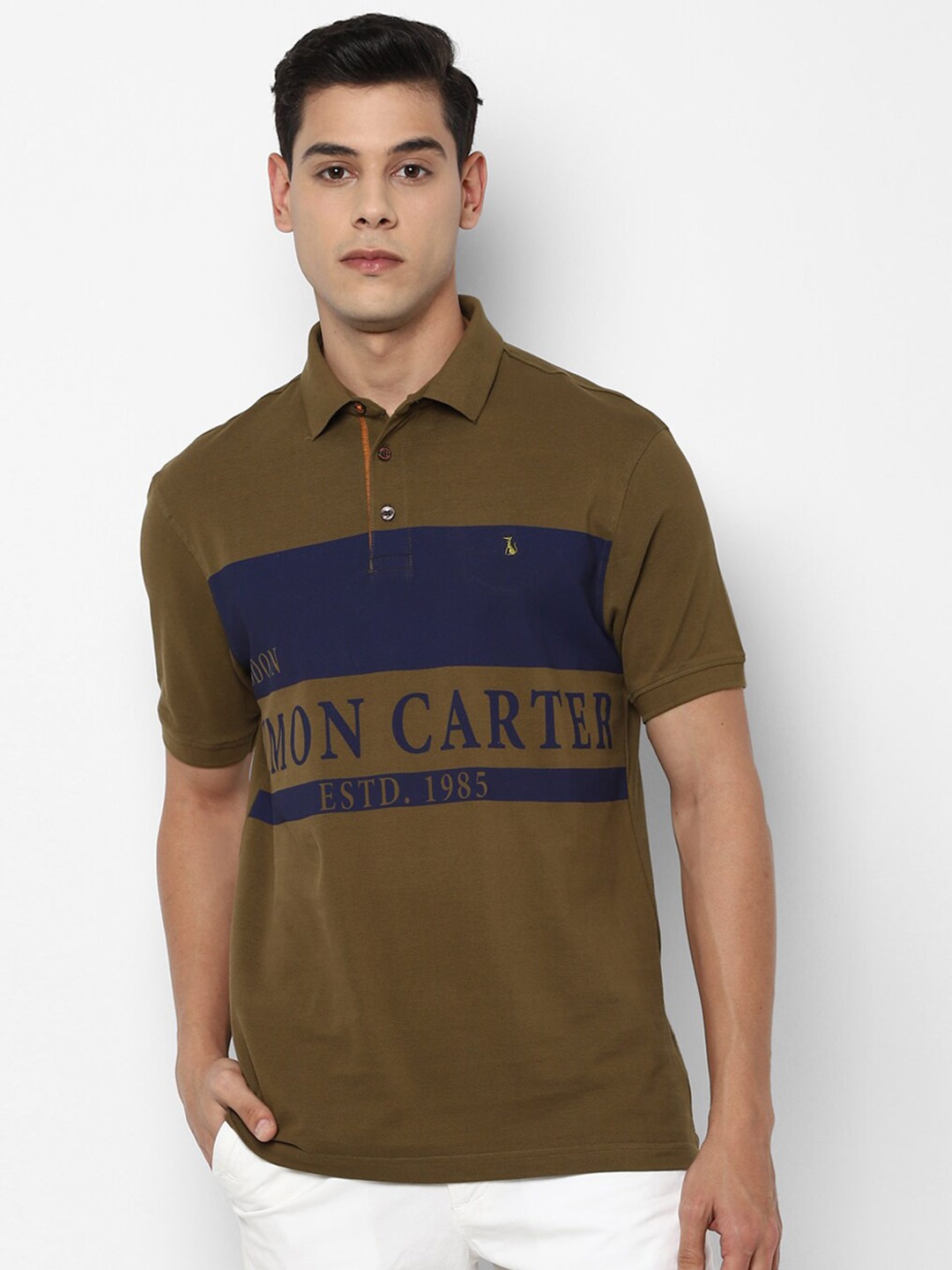 

SIMON CARTER LONDON Men Olive Green & Navy Blue Typography Printed Polo Collar Applique Slim Fit T-shirt