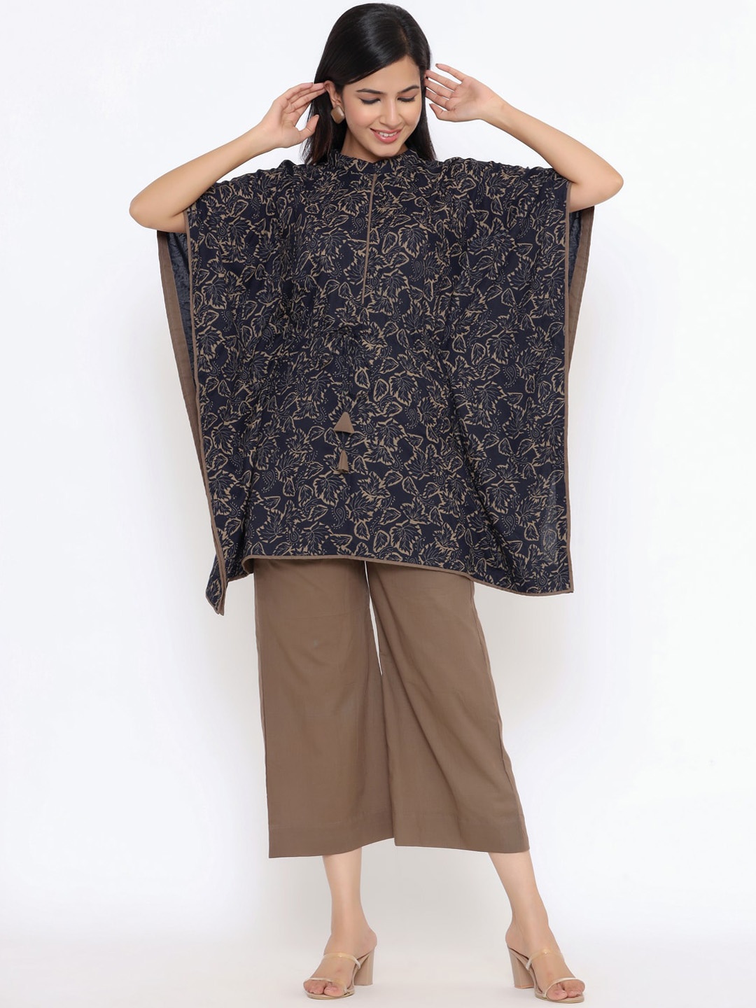 

Indian Virasat Women Navy Blue Floral Printed Regular Kurti with Palazzos