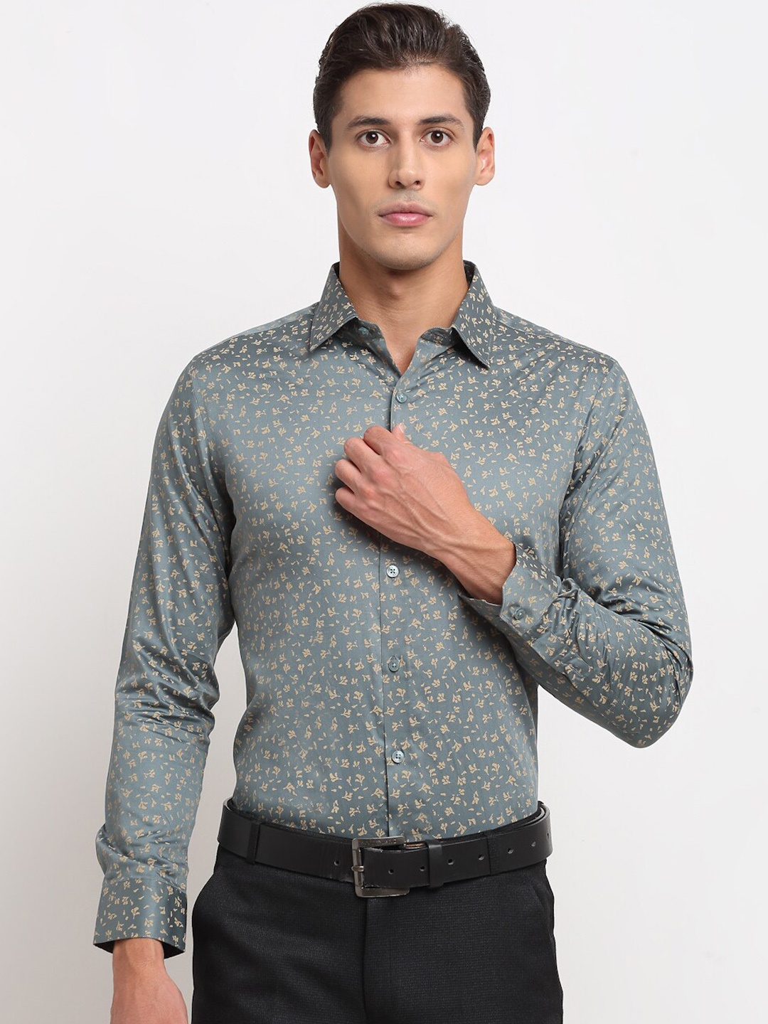 

FINNOY Men Green Slim Fit Opaque Printed Formal Shirt