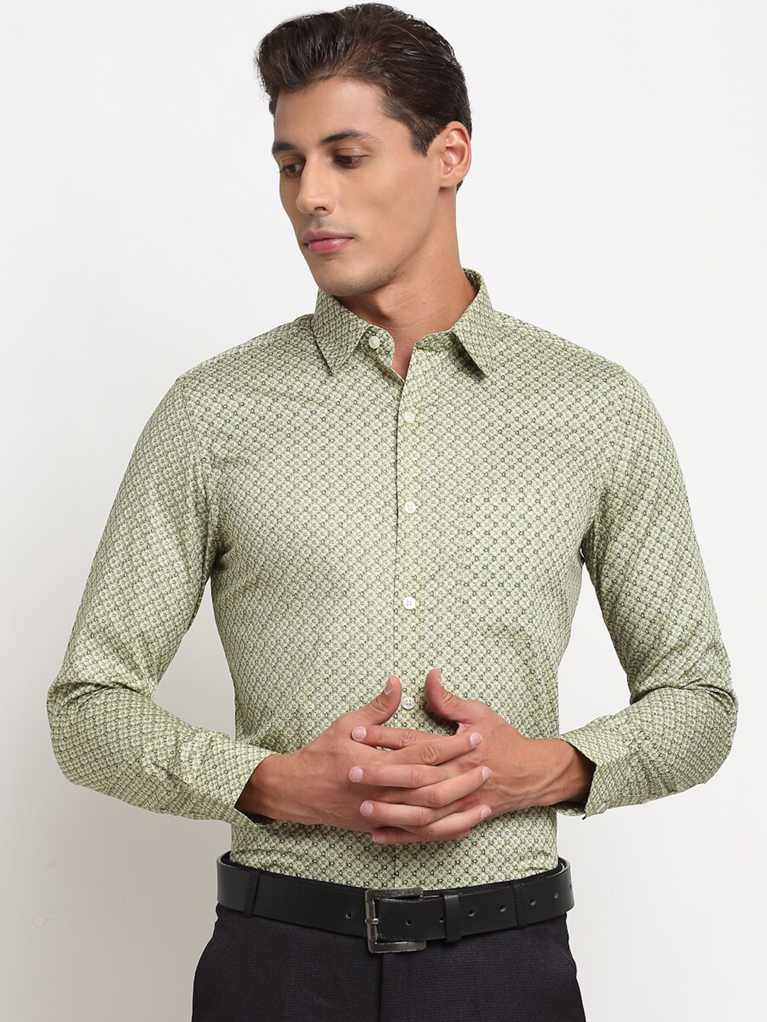 

FINNOY Men Green Opaque Printed Formal Shirt