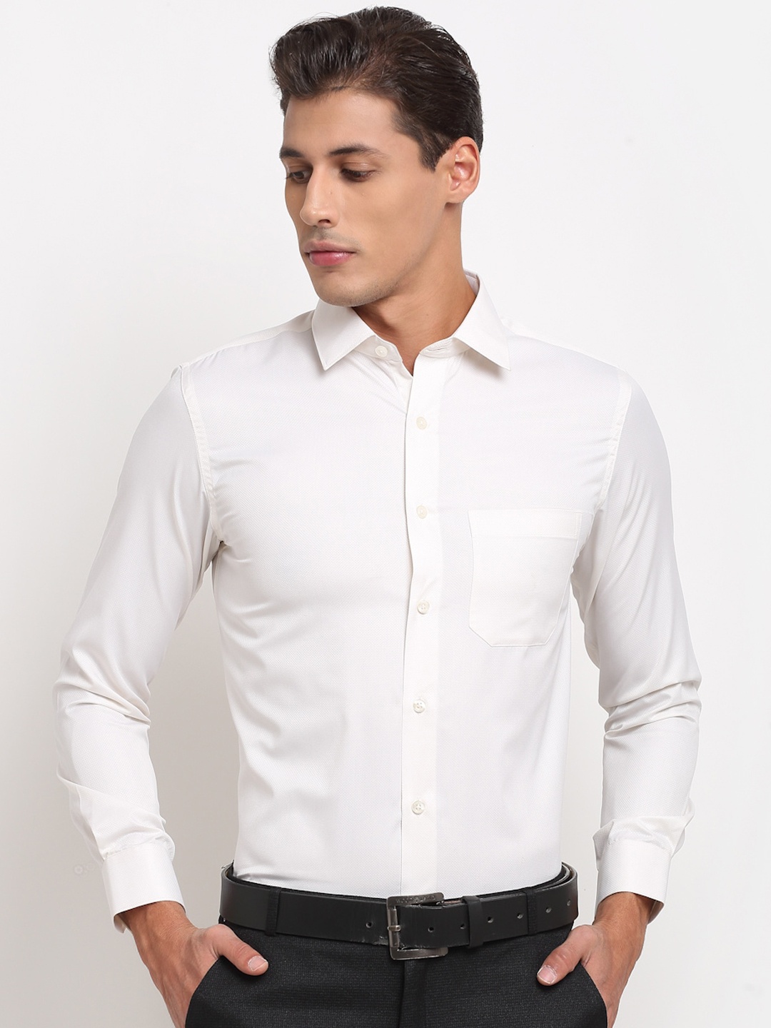 

FINNOY Men White Opaque Cotton Formal Shirt