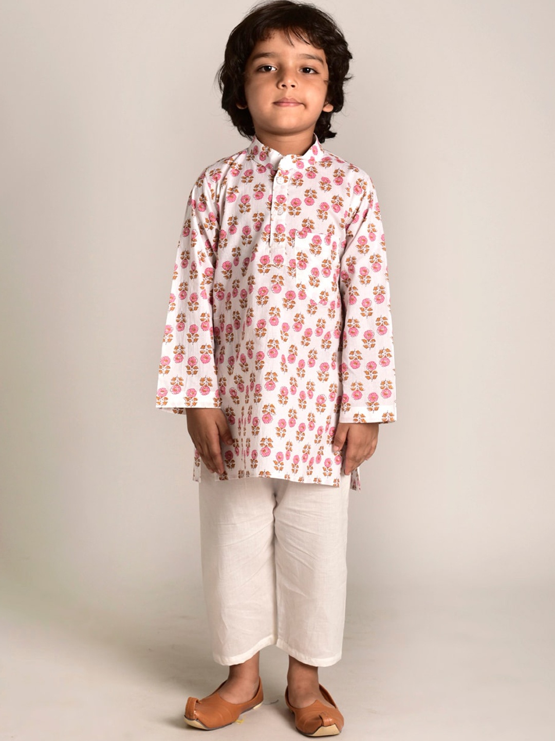 

CUTE LEMONS Boys White Ethnic Motifs Printed Pure Cotton Kurta with Trousers