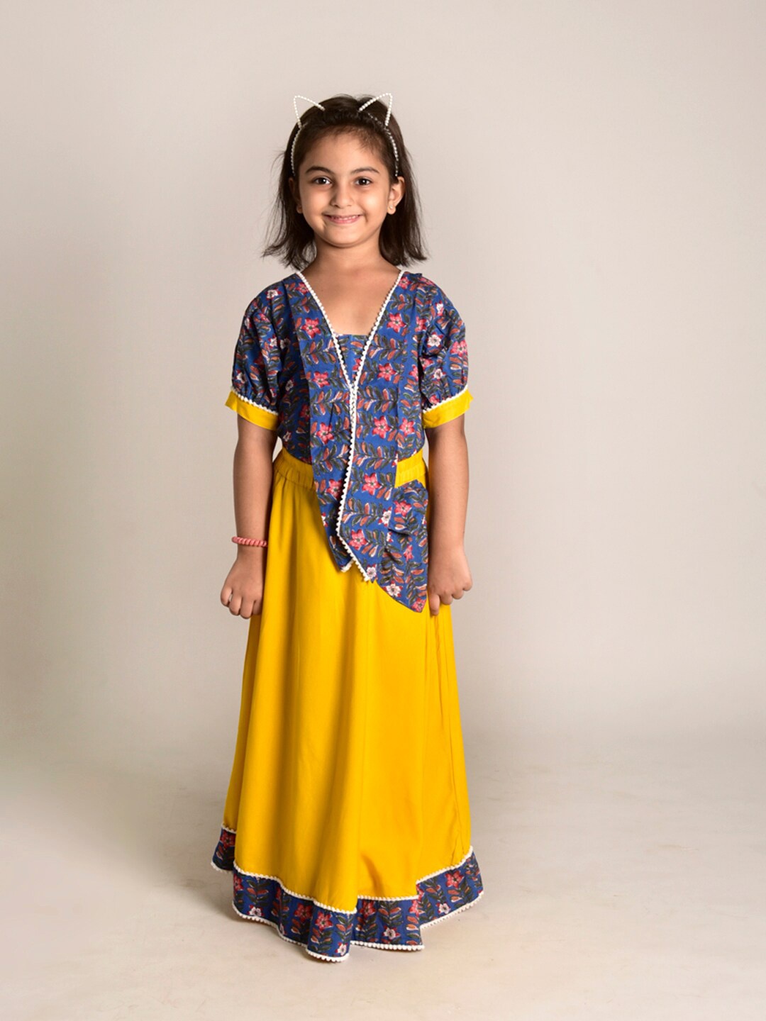 

CUTE LEMONS Girls Yellow & Blue Pure Silk Printed Top with Skirt