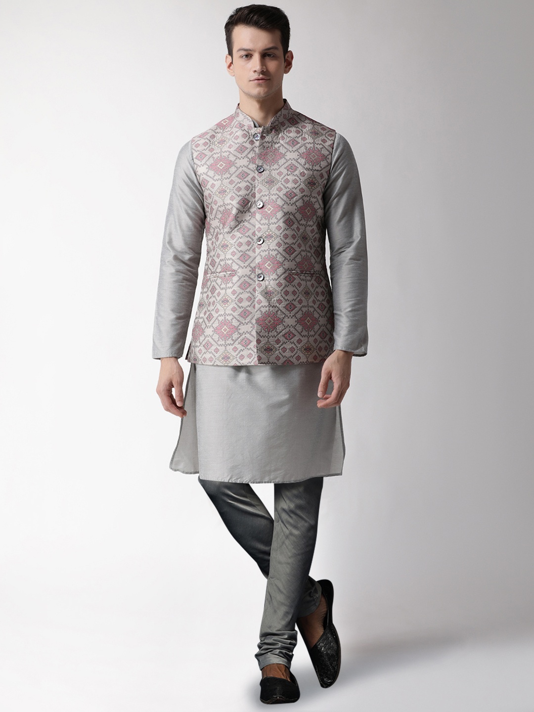 

KISAH Men Grey Floral Regular Kurta with Churidar