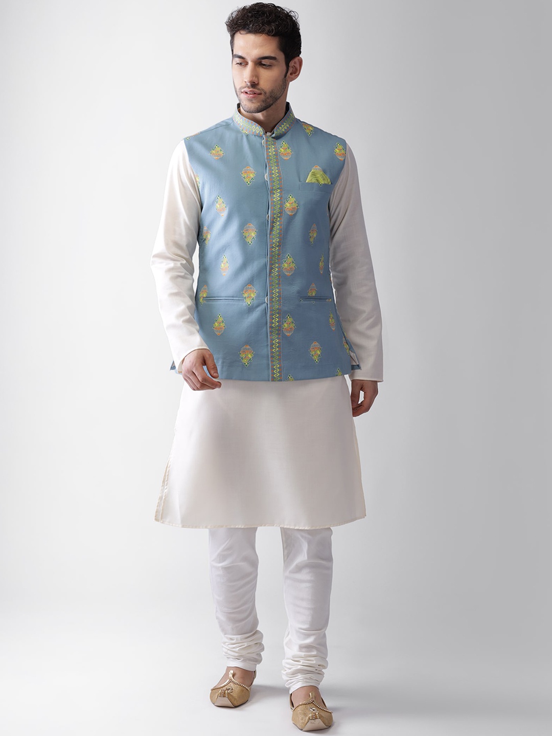 

KISAH Men Blue Embroidered Regular Kurta with Pyjamas