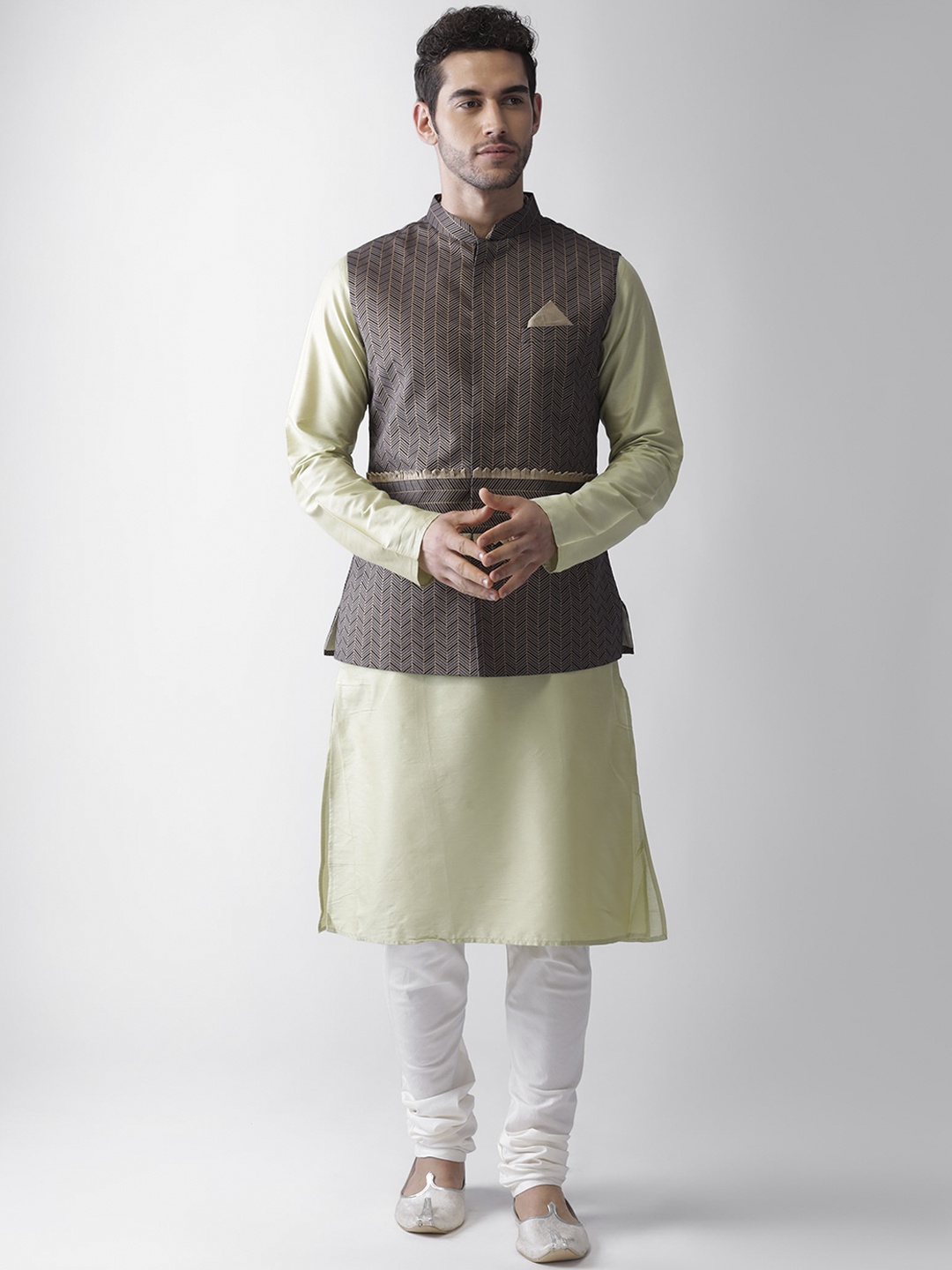 

KISAH Men Black Regular Kurta with Churidar