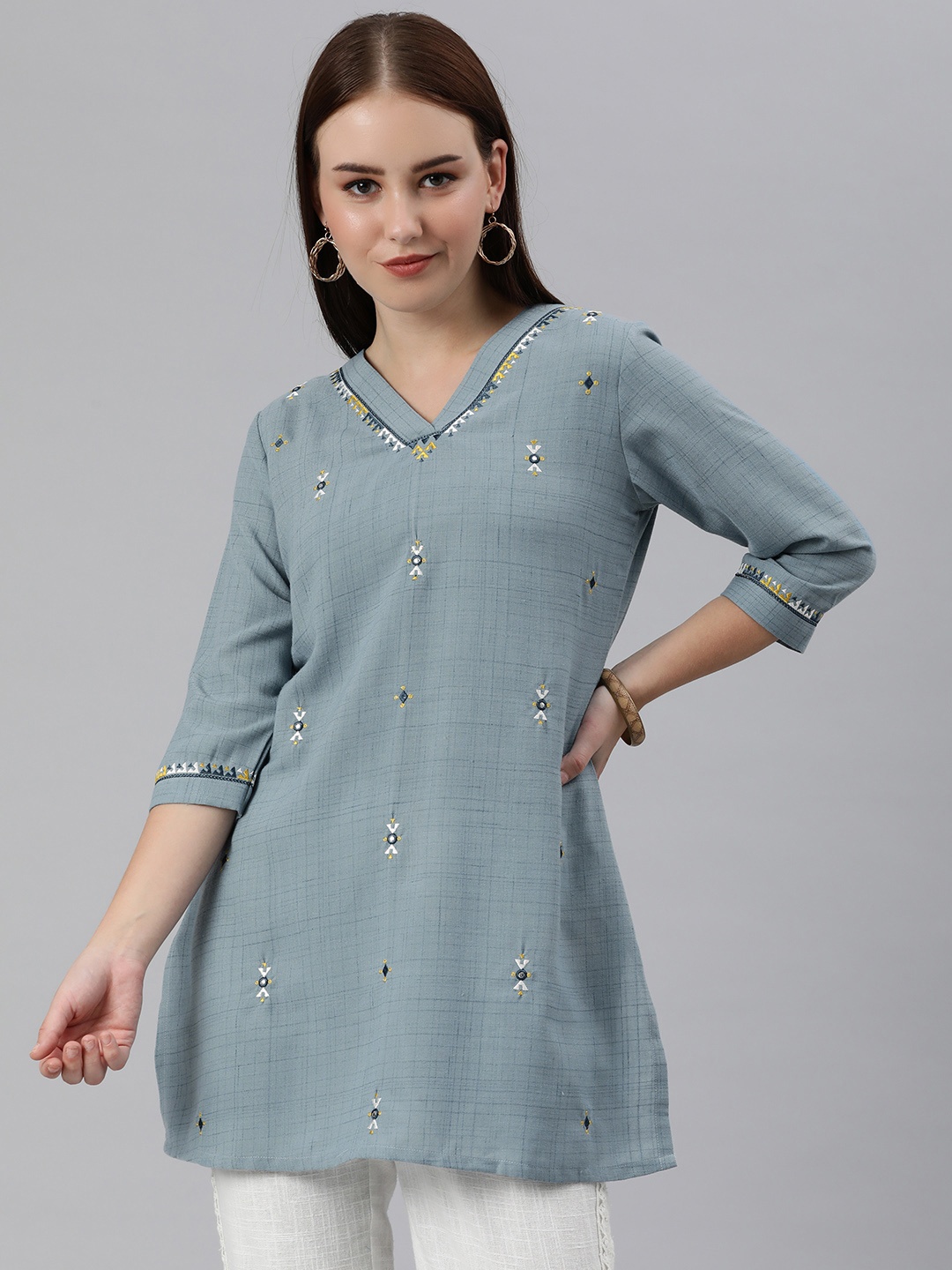 

ETIQUETTE Women Blue Embroidered Thread Work Kurta