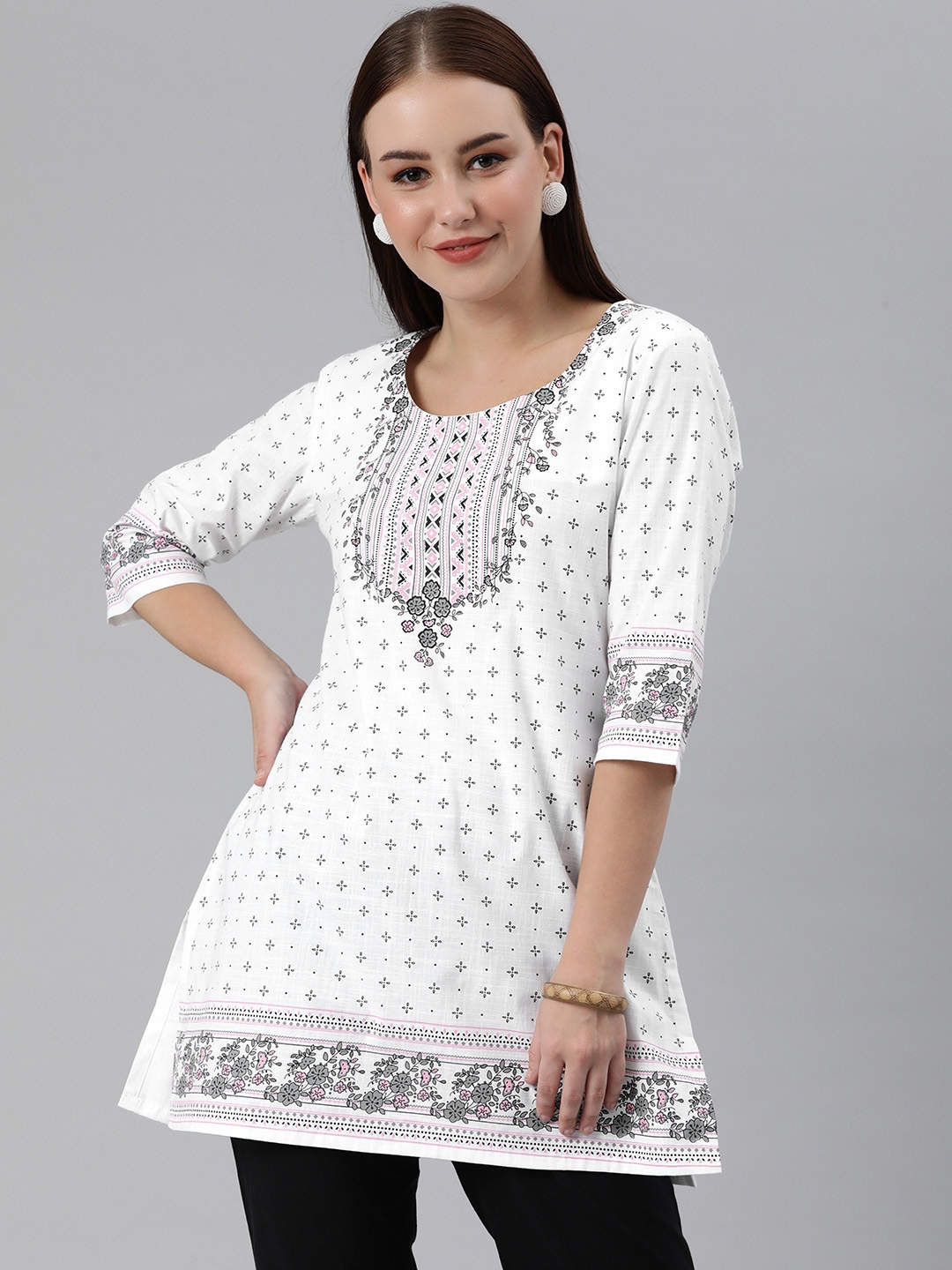 

ETIQUETTE Women White Printed White Romance Short Kurta