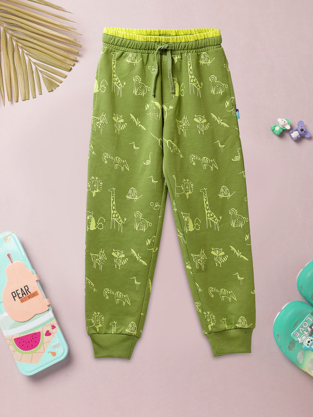 

Lil Tomatoes Boys Olive Green & Yellow Printed Pure Cotton Joggers