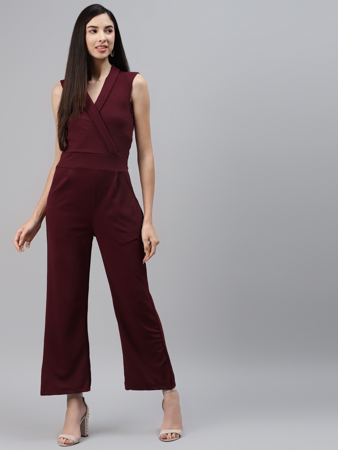 

Sasimo Maroon Sleeveless Basic Jumpsuit