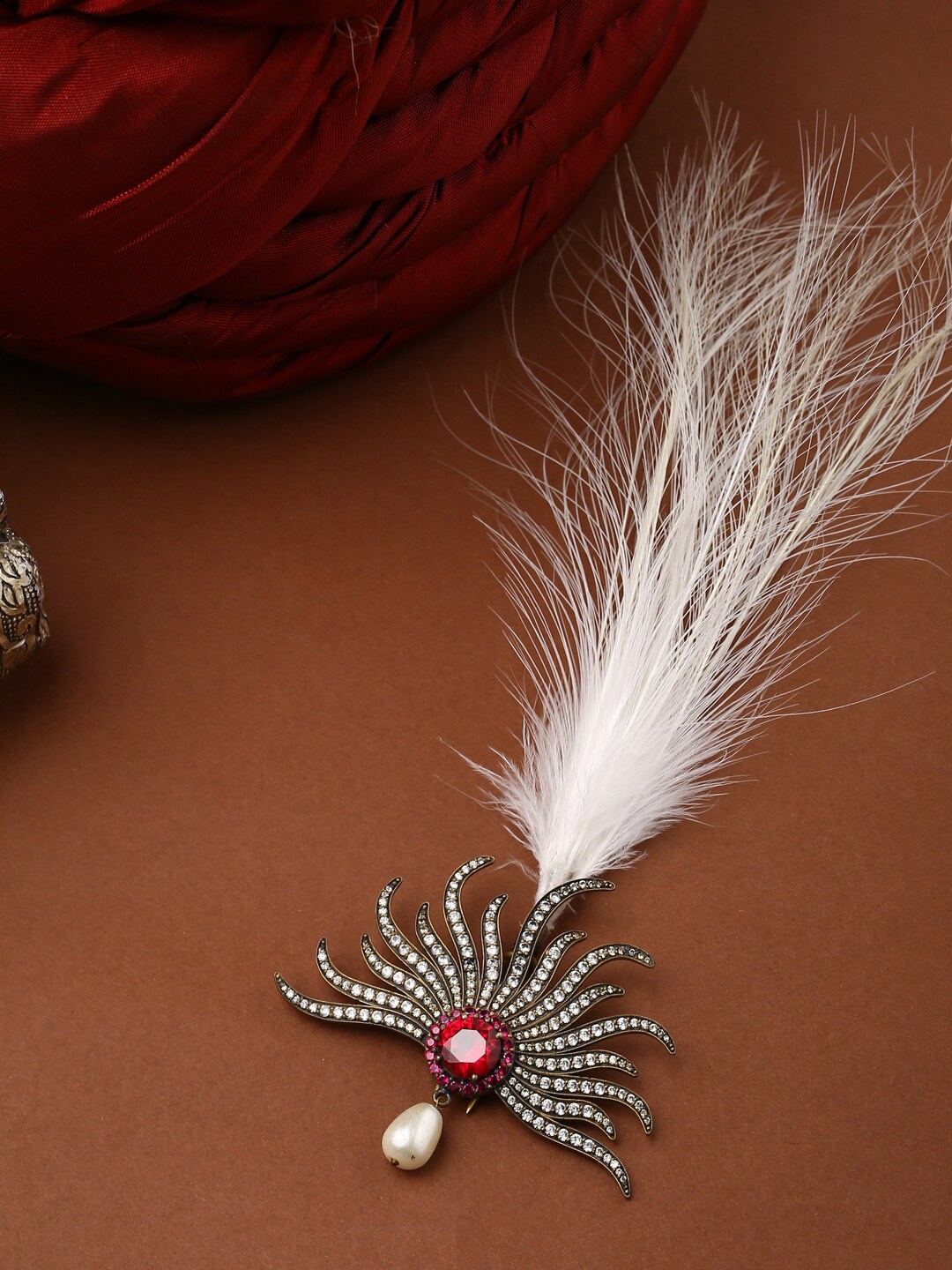 

COSA NOSTRAA Men Gold-Toned & Pink Stone-Studded & Beaded Antique Kalangi