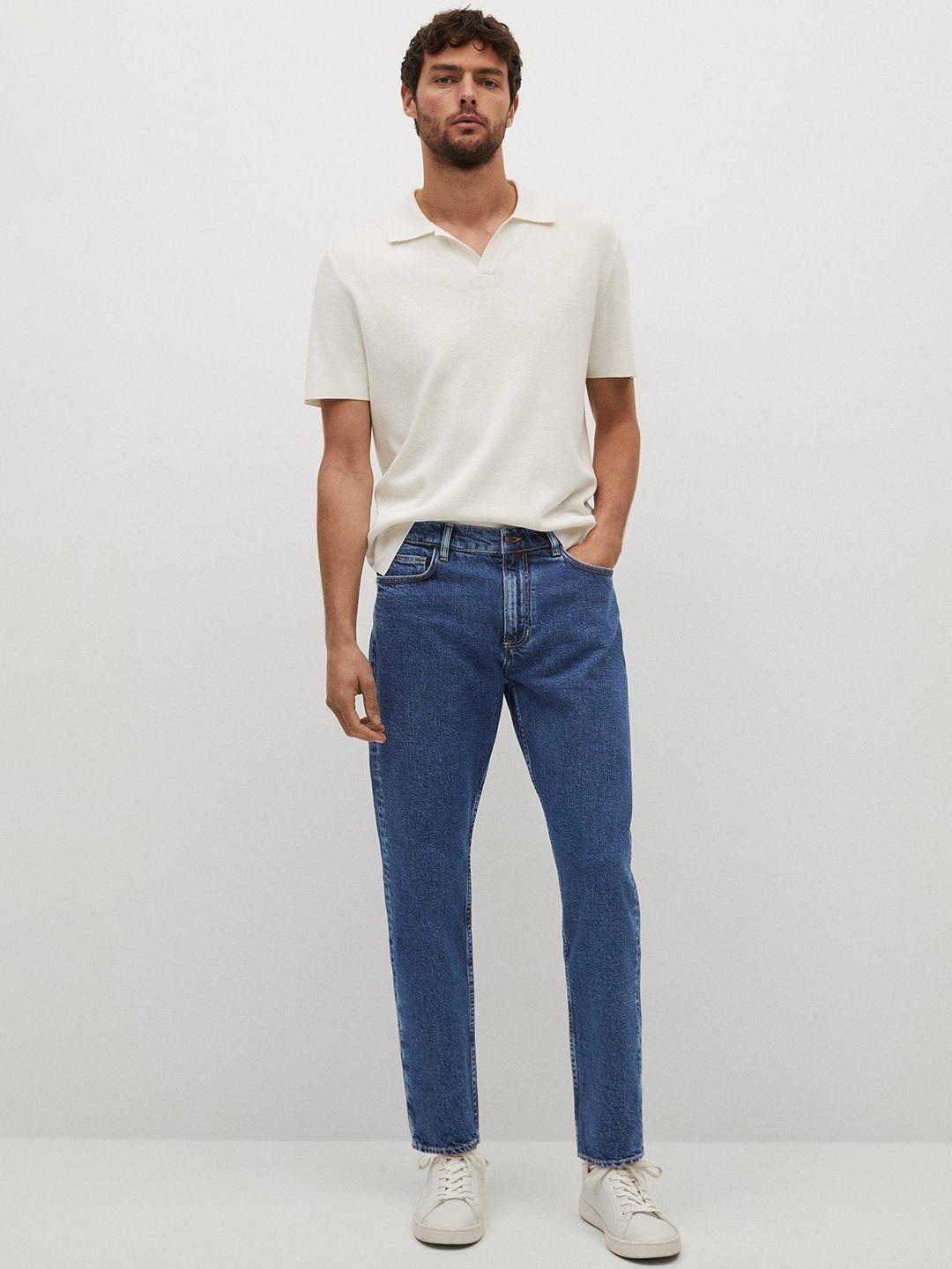 

MANGO MAN Men Blue Tapered Fit Stretchable Jeans