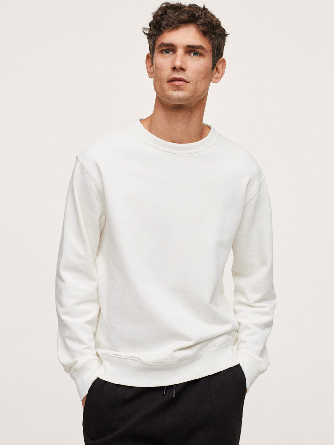 

MANGO MAN White Solid Pure Cotton Sweatshirt